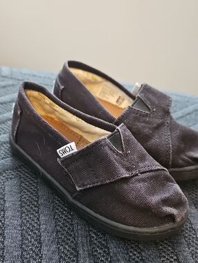 TOMS Toddler Size 7 Black